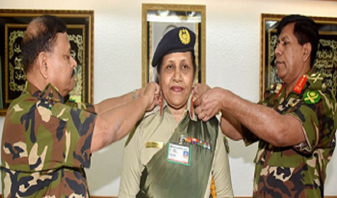 বাংলাদেশ সেনাবাহিনী তথা সশস্ত্র বাহিনীর ইতিহাসে সর্বপ্রথম নারী মেজর জেনারেল পদে পদোন্নতি পেয়েছেন ডা. সুসানে গীতি।