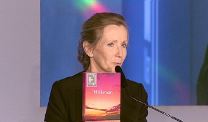 লেখক আনা বার্নস।