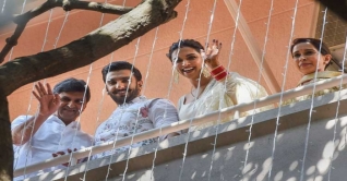 বেঙ্গালুরুর বাড়িতে এক সঙ্গে  দীপিকা-রণবীর