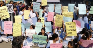 তিন শিক্ষকের বিরুদ্ধে আইনী ব্যবস্থা নিতে র্যাব-পুলিশকে চিঠি তিন শিক্ষকের বিরুদ্ধে আইনী ব্যবস্থা নিতে র্যাব-পুলিশকে চিঠি