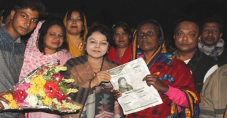 সর্বস্তরের জনগণের উন্নয়নে পাশে থাকব: সালমা ইসলাম সর্বস্তরের জনগণের উন্নয়নে পাশে থাকব: সালমা ইসলাম