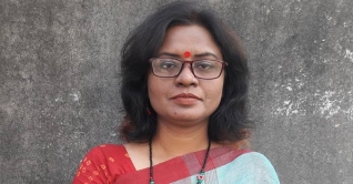 ও কেন একা পারে!