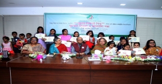 মুক্তিযুদ্ধের চেতনা ধারণ করে শিশুদের মানুষ হতে হবে