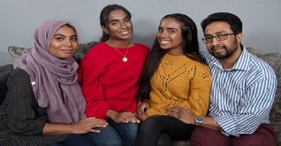 লড়াই করে বেঁচে থাকা দুই জমজ বোন