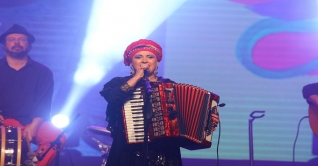 সুরের জাদুতে মোহিত লোকসংগীত উৎসব