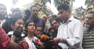 আন্দোলন স্থগিত, ক্লাসে ফিরছেন ছাত্রীরা আন্দোলন স্থগিত, ক্লাসে ফিরছেন ছাত্রীরা