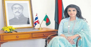লন্ডনে হাইকমিশনার পদে যোগ দিলেন সাঈদা মুনা লন্ডনে হাইকমিশনার পদে যোগ দিলেন সাঈদা মুনা