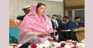 নিজেই নিজের শপথ নিলেন স্পিকার নিজেই নিজের শপথ নিলেন স্পিকার