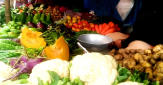 শীত মৌসুমেও সবজির দাম চড়া শীত মৌসুমেও সবজির দাম চড়া