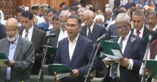 শপথ নিলেন বিএনপির নবনির্বাচিত এমপিরা