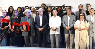 শিল্পসাহিত্য চর্চা রাজনীতিকরণ সভ্য সমাজের পরিচয় না: প্রধানমন্ত্রী শিল্পসাহিত্য চর্চা রাজনীতিকরণ সভ্য সমাজের পরিচয় না: প্রধানমন্ত্রী