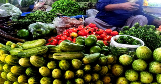 ৪০ টাকায় শুরু সবজি , ডিমের দাম কমেছে ৪০ টাকায় শুরু সবজি , ডিমের দাম কমেছে