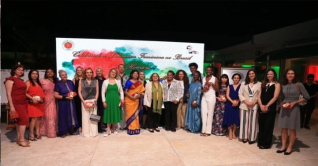 ব্রাজিলের পাঁচ নারীমন্ত্রীর ভাষা শহীদদের  প্রতি শ্রদ্ধা