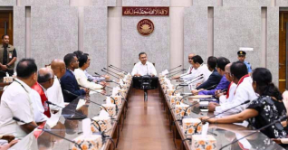 চার্চের নেতাদের সঙ্গে প্রধানমন্ত্রীর শুভেচ্ছা বিনিময়
