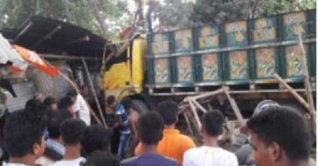 রাজস্থানে বিয়ে বাড়িতে ট্রাক ঢুকে নারীসহ ১৩ জনের মৃত্যু রাজস্থানে বিয়ে বাড়িতে ট্রাক ঢুকে নারীসহ ১৩ জনের মৃত্যু