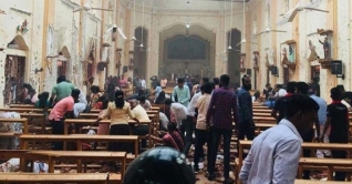 শ্রীলঙ্কায় গির্জা-হোটেলে হামলায় নিহত ১৩৮ শ্রীলঙ্কায় গির্জা-হোটেলে হামলায় নিহত ১৩৮