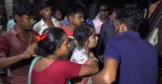 এবার নরসিংদীতে তরুণীকে পুড়িয়ে হত্যার চেষ্টা