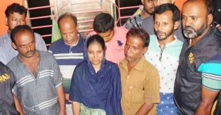 তিন রোহিঙ্গা নারীসহ ১০ পাচারকারী আটক