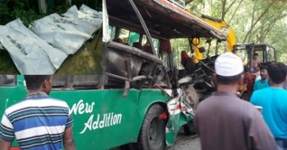ঠাকুরগাঁওয়ে বাস দুর্ঘটনায় মৃতের সংখ্যা বেড়ে ১২