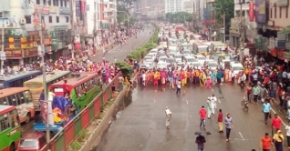 শ্যামলীতে গার্মেন্ট শ্রমিকদের সড়ক অবরোধ প্রত্যাহার