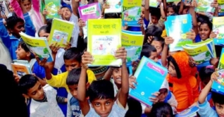 স্কুলপর্যায়ে পৌঁছেছে ৩৫ কোটির বেশি বিনামূল্যের বই