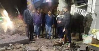 ভারতে দেয়ালধসে শিশুসহ ৯ জনের মৃত্যু ভারতে দেয়ালধসে শিশুসহ ৯ জনের মৃত্যু