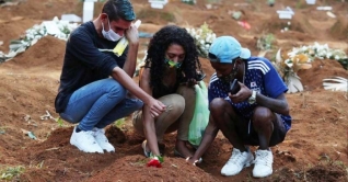 করোনায় বিশ্বে একদিনে ১০৫৮৬ জনের মৃত্যু