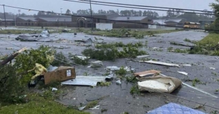 যুক্তরাষ্ট্রে ঝড়ের কবলে গাড়ি দুর্ঘটনা, ৯ শিশুসহ নিহত ১০ যুক্তরাষ্ট্রে ঝড়ের কবলে গাড়ি দুর্ঘটনা, ৯ শিশুসহ নিহত ১০