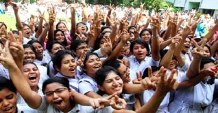 জিপিএ-৫ পেয়েছেন ১ লাখ ৮৩ হাজার শিক্ষার্থী জিপিএ-৫ পেয়েছেন ১ লাখ ৮৩ হাজার শিক্ষার্থী