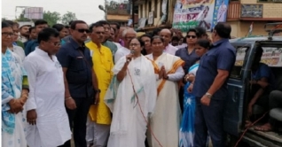 স্লোগান শুনে মেজাজ হারালেন মমতা স্লোগান শুনে মেজাজ হারালেন মমতা