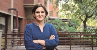 সর্বকনিষ্ঠ হিসেবে অর্থনীতিতে নোবেল পেলেন দুফলো সর্বকনিষ্ঠ হিসেবে অর্থনীতিতে নোবেল পেলেন দুফলো