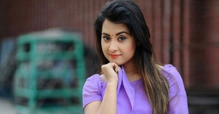 বেকারত্বকে বিদায় দিয়ে ফের ক্যামেরার সামনে বুবলী