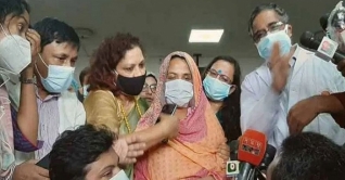 হাসপাতাল ছাড়লেন ইউএনও ওয়াহিদা হাসপাতাল ছাড়লেন ইউএনও ওয়াহিদা
