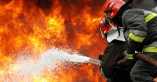 গাজীপুরে জুতা তৈরির কারখানায় আগুন, নারীর দগ্ধ লাশ উদ্ধার