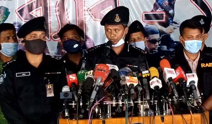 আজ শুক্রবার সন্ধ্যায় রংপুরে র‌্যাব-১৩ এর কার্যালয়ে সংবাদ সম্মেলন