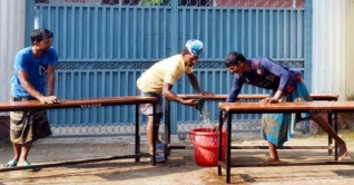 কুমিল্লায় স্কুল-কলেজের শ্রেণীকক্ষে পরিচ্ছন্নতার কাজ শুরু
