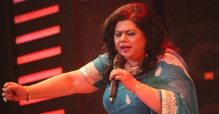 কলকাতা টেস্টে দর্শক মাতাবেন রুনা লায়লা