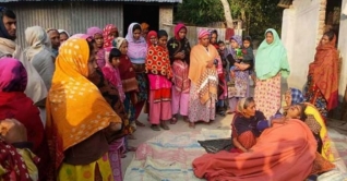 ৬ বছরের শিশুকে গলা ও হাত-পায়ের রগ কেটে হত্যা