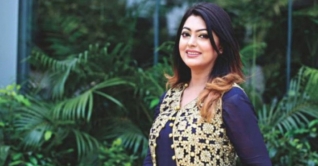 প্রতিষ্ঠান বন্ধ, কর্মীদের অগ্রিম বেতন দিলেন নিপুণ