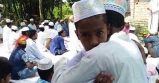 দেশের বিভিন্ন জেলায় আগাম ঈদ উদযাপন