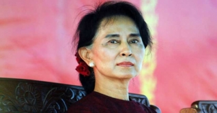 ইউরোপীয় পার্লামেন্টের পুরস্কারের তালিকা থেকে বাদ পড়লেন সু চি ইউরোপীয় পার্লামেন্টের পুরস্কারের তালিকা থেকে বাদ পড়লেন সু চি