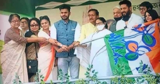 তৃণমূলে যোগ দিয়ে মমতা হাত ধরলেন একঝাঁক তারকা তৃণমূলে যোগ দিয়ে মমতা হাত ধরলেন একঝাঁক তারকা