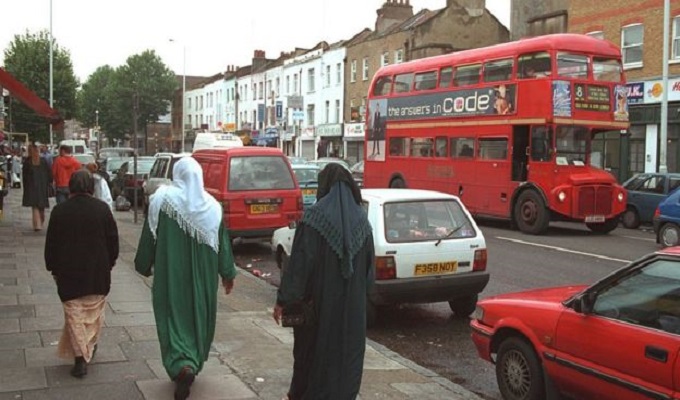 ব্রিটেনে করোনায় মৃত্যু: সবচেয়ে বেশি ঝুঁকিতে বাংলাদেশিরা?