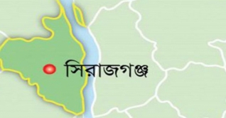 সিরাজগঞ্জে ট্রাক উল্টে স্বামী-স্ত্রীসহ নিহত ৩