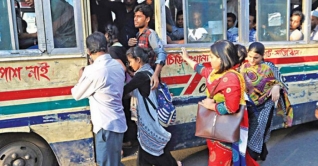 যেভাবে গণপরিবহনে নিরাপদ থাকবেন নারীরা যেভাবে গণপরিবহনে নিরাপদ থাকবেন নারীরা