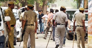 ভারতে দুই সন্তানকে হত্যা করে এক দম্পতির আত্মহত্যা ভারতে দুই সন্তানকে হত্যা করে এক দম্পতির আত্মহত্যা