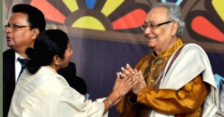 ‘মৃত্যু অত্যন্ত নির্মম, তবুও বাস্তব’ সৌমিত্রের মৃত্যুতে মমতার শোক