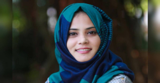 কেরালায় বামদুর্গে মুসলিম তরুণীর জয়