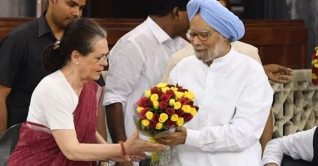 সোনিয়া গান্ধী কংগ্রেসের সংসদীয় দলের প্রধান নির্বাচিত