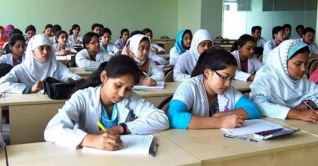 মেডিকেল ভর্তি পরীক্ষায় পাসের হারে এগিয়ে মেয়েরা